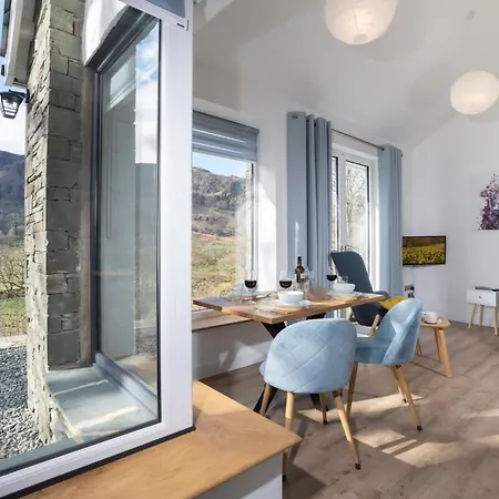 Serene Retreat In Chapel Stile By Letmestay * 앰블사이드